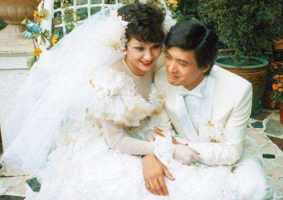 周润发|她前夫是周润发，离婚嫁给富豪惨被抛弃，如今与小22岁男友同居