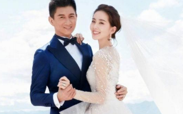 「吴奇隆」看看吴奇隆的儿子，再看看前妻的女儿，差距真是太大了！