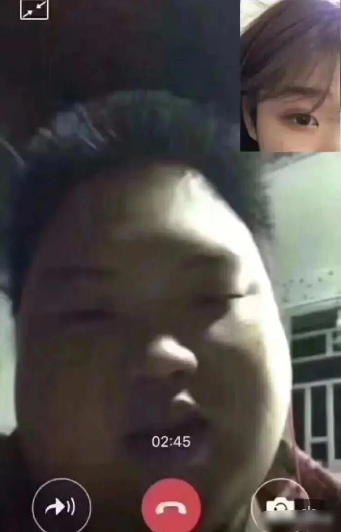 []“钓到一条神奇的鱼，网友说是美人鱼...”还真是第一次见呢，哈哈哈