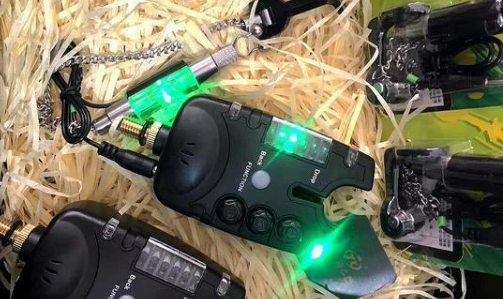 「水库」探寻最佳中鱼信号：传统和电子报警器，到底哪个钓鱼更好用？