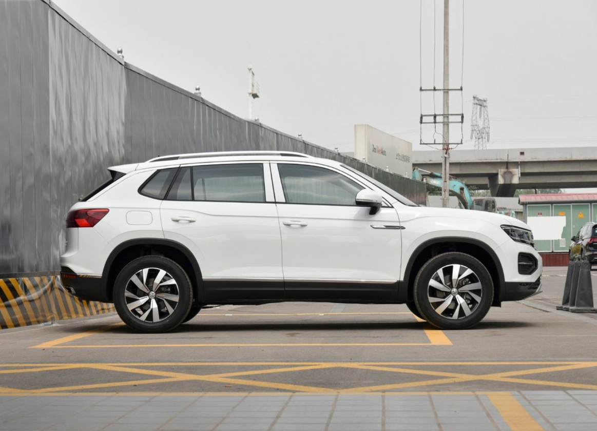 本田飞度|大众着急了，直接降价3.5万，一月销量飙升16474台