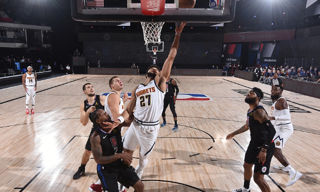 义务教育|1-1平！掘金110-101快船，约基奇26+18，乔治22+8，小卡13分