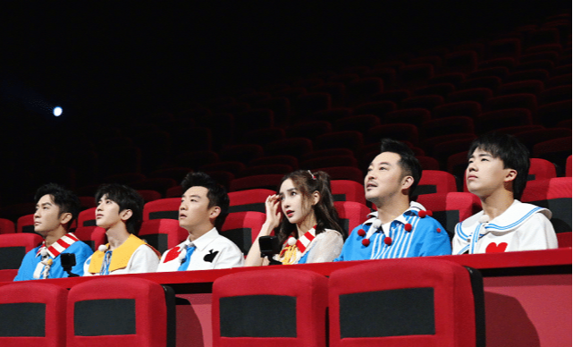 美颜|《奔跑吧》才是“照妖镜”, 诡异环节故意关掉美颜, 吴谨言蔡徐坤躺枪