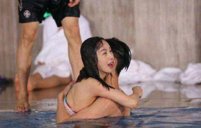 黄晓明|跟黄晓明分手后，开启了“不讲理式长开”，今小日子过得越来越有滋味