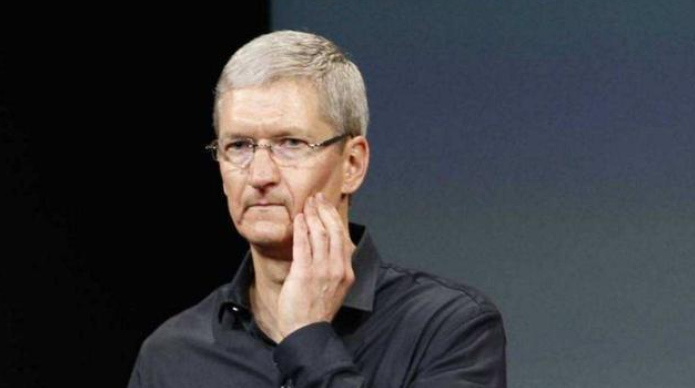 「苹果」“深圳马”终于坐不住了！对苹果实行“断供”，库克慌了！