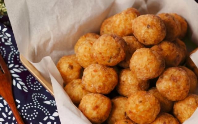 |炸肉丸，注意这几点，外酥里嫩，没腥味