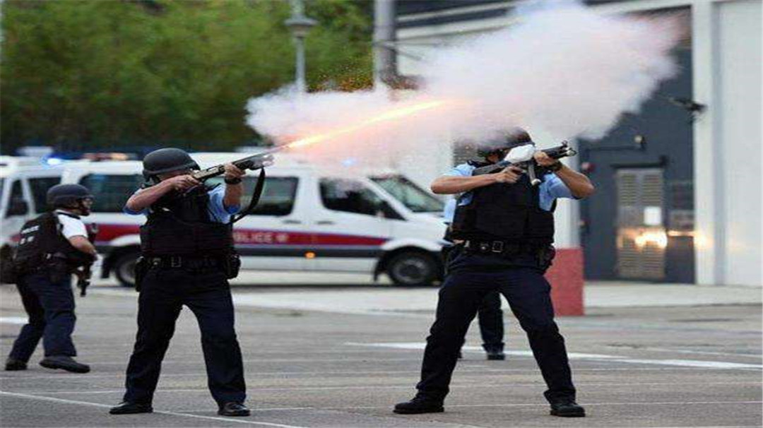 特朗普@格杀勿论！特朗普出动战时力量，清扫黑人运动开始