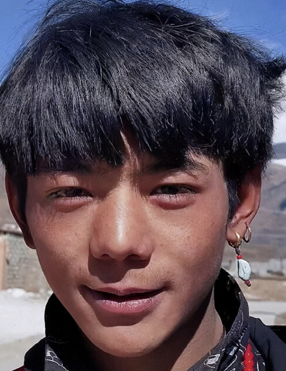 ella|满天星小姐姐表白丁真,只想安静地当个“花痴”