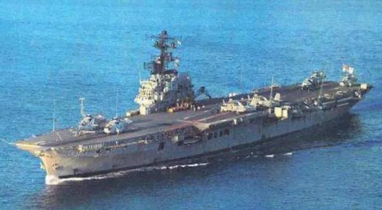 「飞机」中国花3000万买破航母，钢厂准备拿来炼钢，专家却发现一绝密装备