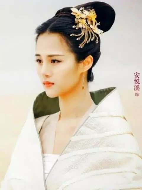『安悦溪』她出道8年，火了糖宝；火了戚百草，而最美的她却被人忘了！