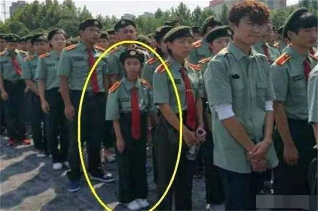 「」10岁女儿高考352分上大专，父母引以为豪，如今现状却让人唏嘘