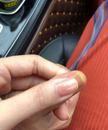 「」“从水里捞起来的，请问一下这是什么啊？”哈哈哈哈哈...