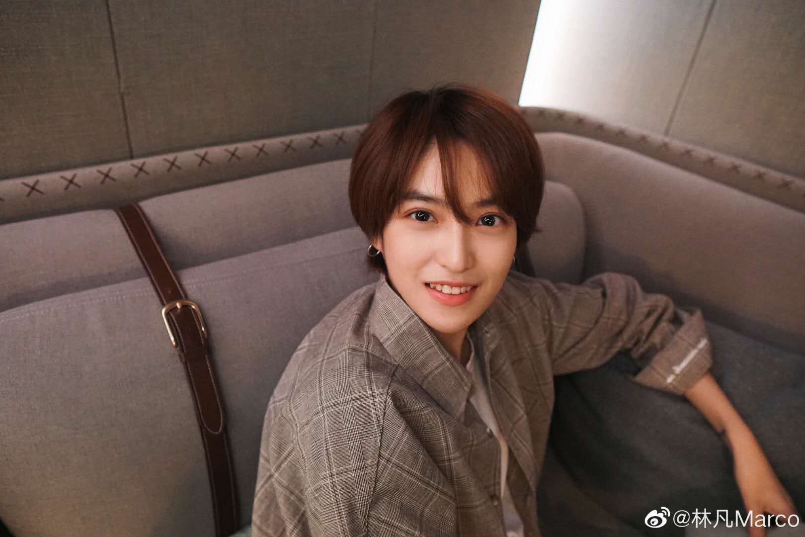 《青你2》刘雨昕因长发太美而上热搜,网友:这头发要自费吗?