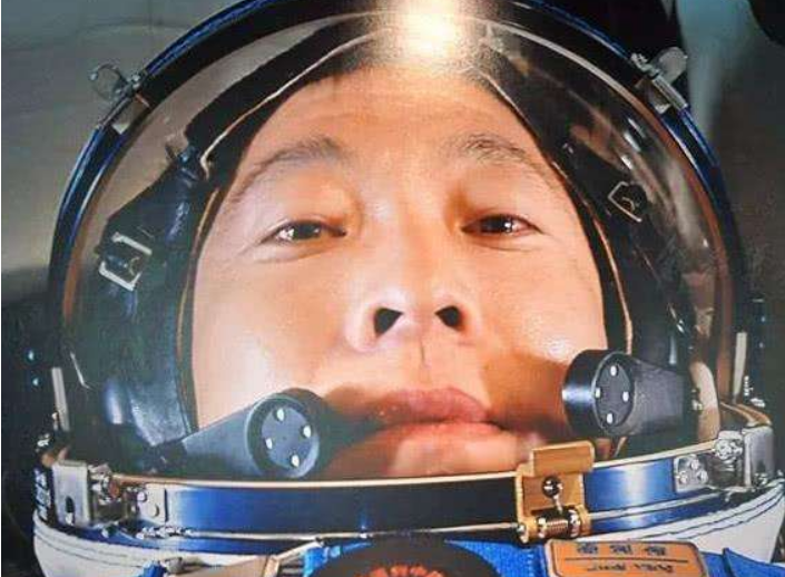 「太空」62年前,美国将一只黑猩猩送上太空,回到地面后,才发现了不对劲