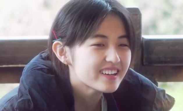 【李沁】李沁一个微笑黑化,张子枫一个眼神黑化,而她差点让整部剧禁播