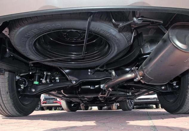 三菱欧蓝德|三菱欧蓝德值得入手吗？这款车油耗怎么样，养车成本高不高