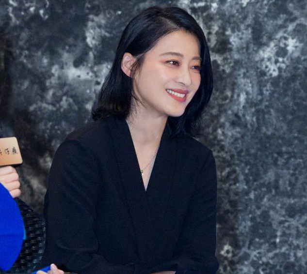 【梅婷】45岁梅婷,从132斤瘦到96斤,吃的多也能瘦,坦言:减肥谨记3点