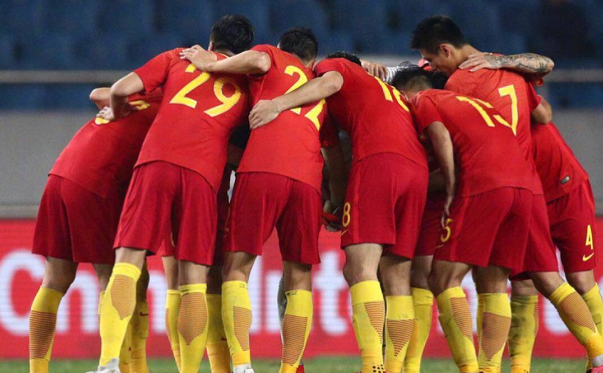 『国足』名记质疑洛国富入选国足！完完全全的瞎搞，为什么不归化伊沃？