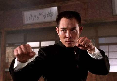 李连杰▲31岁那年，李连杰一段打戏拍了25天，拍完导演就催周比利去医院