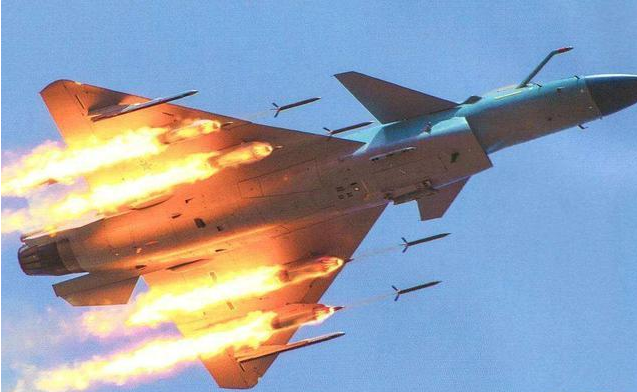 张召忠|美军突发3枚导弹，一艘军舰立即沉没！张召忠：美国已经毫无底线