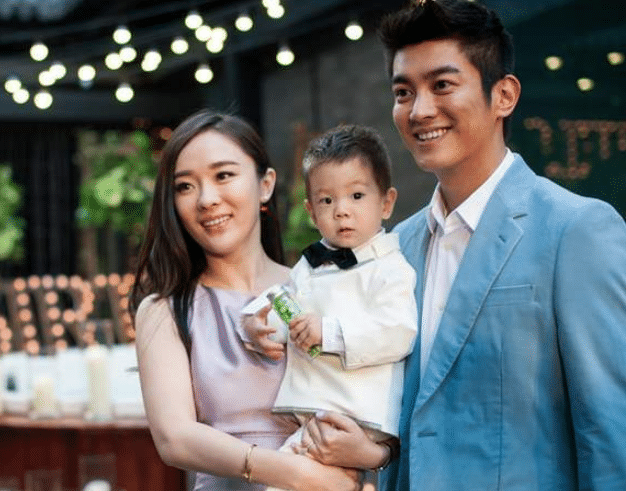 李晨|曾经被李晨苦追10年，转身嫁给了小4岁男星，如今儿子6岁管李晨叫爸爸