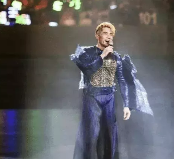 娱乐圈|中国最有钱的七位男星，赵本山才排第四，第一为人低调，让人敬仰