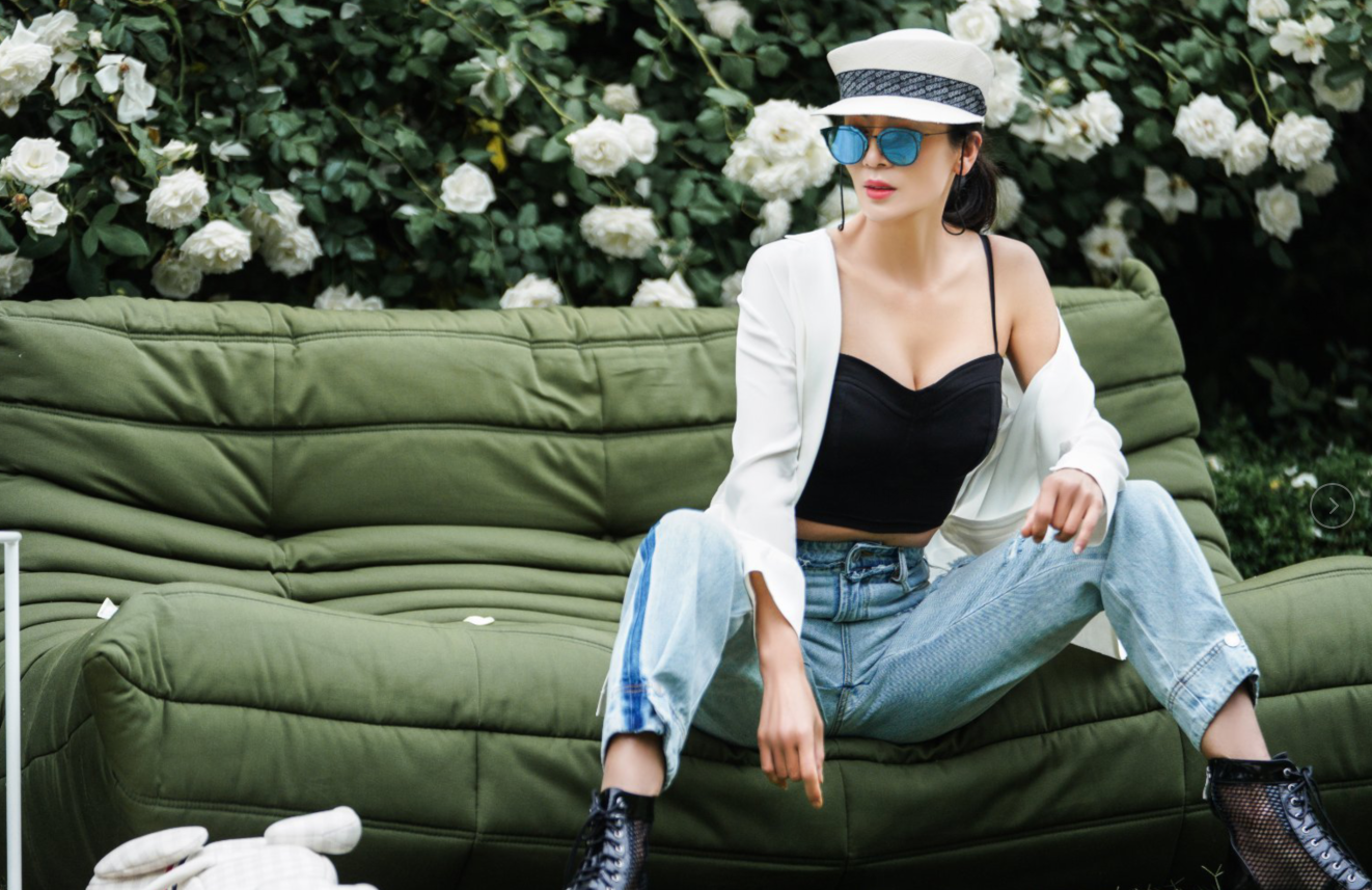 「赵雅芝」甩赵雅芝几条街的她，才是真的冻龄女神， 连儿子都称她为“老妖精”！