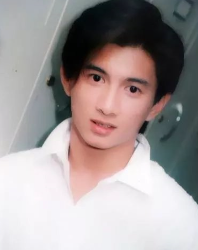 不少人年轻时候,最喜欢的偶像应该就是小虎队了吧,可惜的