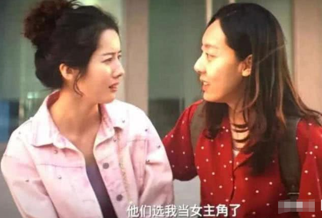 「周星驰」她被周星驰一眼看中，就凭这双“奶油腿”，在娱乐圈想不火都难