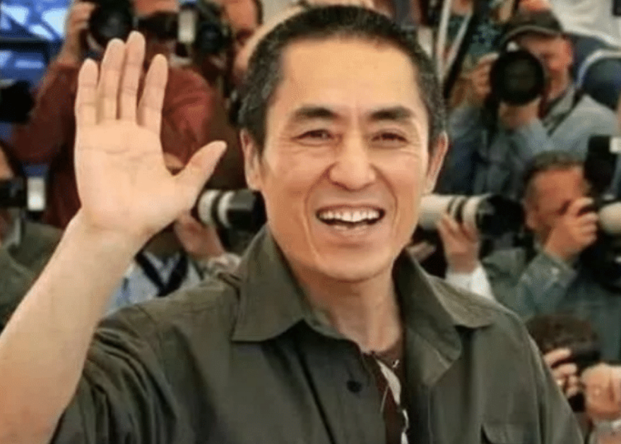 张艺谋▲她被称为“最丑谋女郎”，因张艺谋一句话退出娱乐圈，今过的怎样？