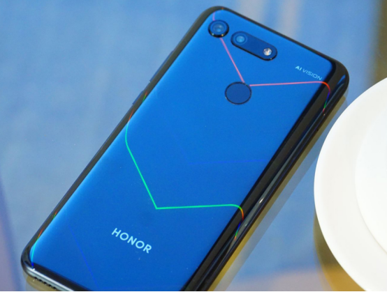 [华为荣耀]它被誉为华为跳水王，问世一年接近清仓价，现在入手太划算