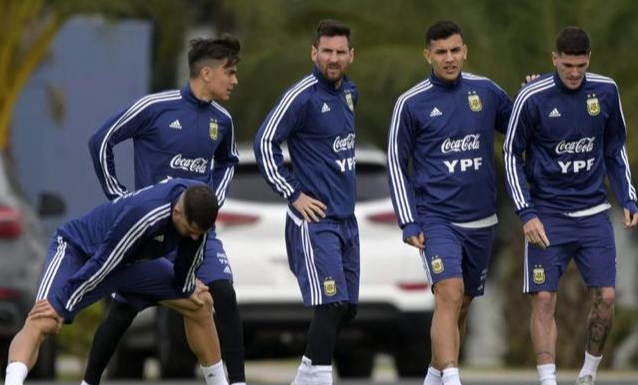 阿根廷队|阿根廷大战哥伦比亚首发11人曝光 梅西劳塔罗出战