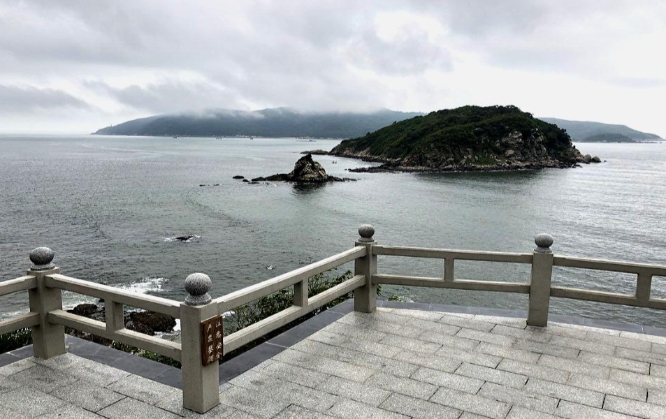 『下川岛』游览下川岛下川王府洲旅游区  享受大海的冲刷以及夏日的美女与沙滩，爽歪歪喽