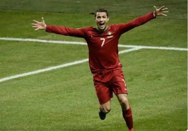 C罗|C罗值得称赞的是精神力，但他的球技，是确实不如这两人