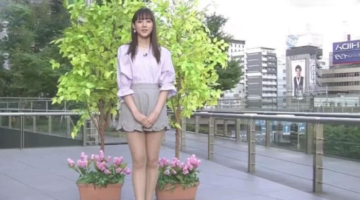 |日本气象台女主持火了，一双“蜜汁腿”征服大量观众，还撑起了全台收视率