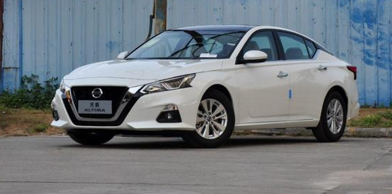 日产天籁▲日产天籁\库存成灾\？降至15.5万卖不动，网友：活该