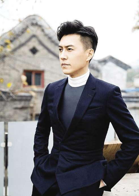 靳东|靳东“退演”赔违约，也不和她拍戏，看到女一号后网友就理解了！