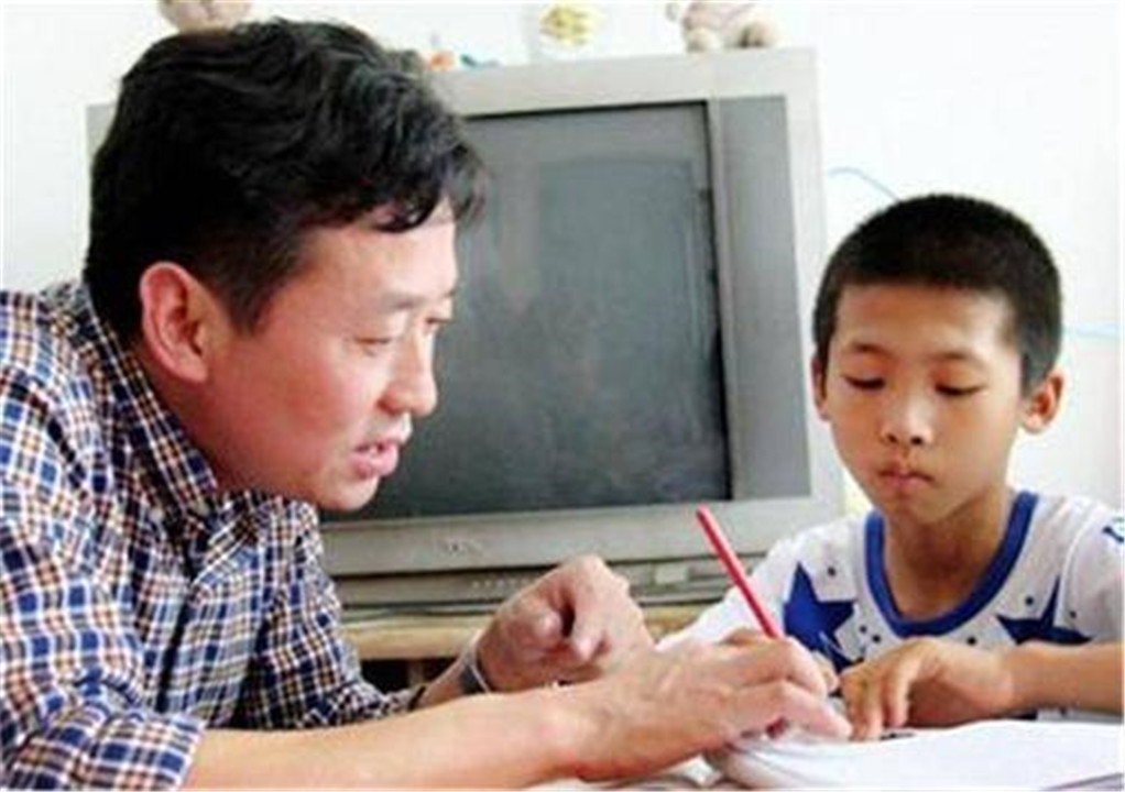 『哭笑不得』小学生“倒数第一”试卷火了，阅卷老师哭笑不得：我没教过这些