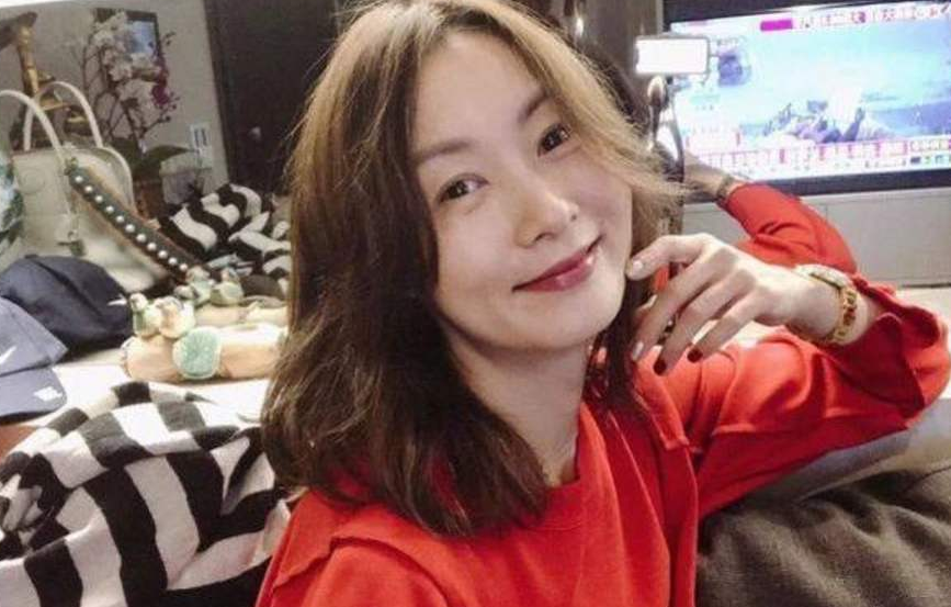 龙套|当年大红大紫的她目中无人，如今却悲惨沦为龙套，今49岁仍孤身一人