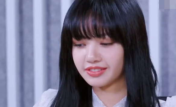 [brian]Lisa与训练生的差距有多大？看到她跳主题曲时，一下就抓住眼球