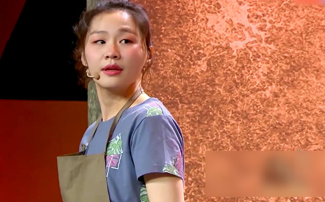 春晚|排练了八个月上台前被抛弃,搭档换成了宋祖儿,今火了金靖她欲哭无泪