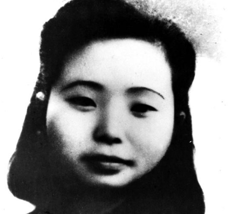 「江姐」他背叛江姐后，因失去利用价值被枪杀，临死前高喊5个字