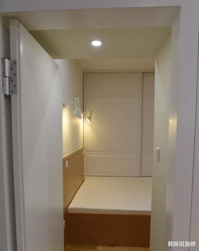 @66㎡小蜗居，老婆非要在卫生间装两个门，完工后发现太明智了
