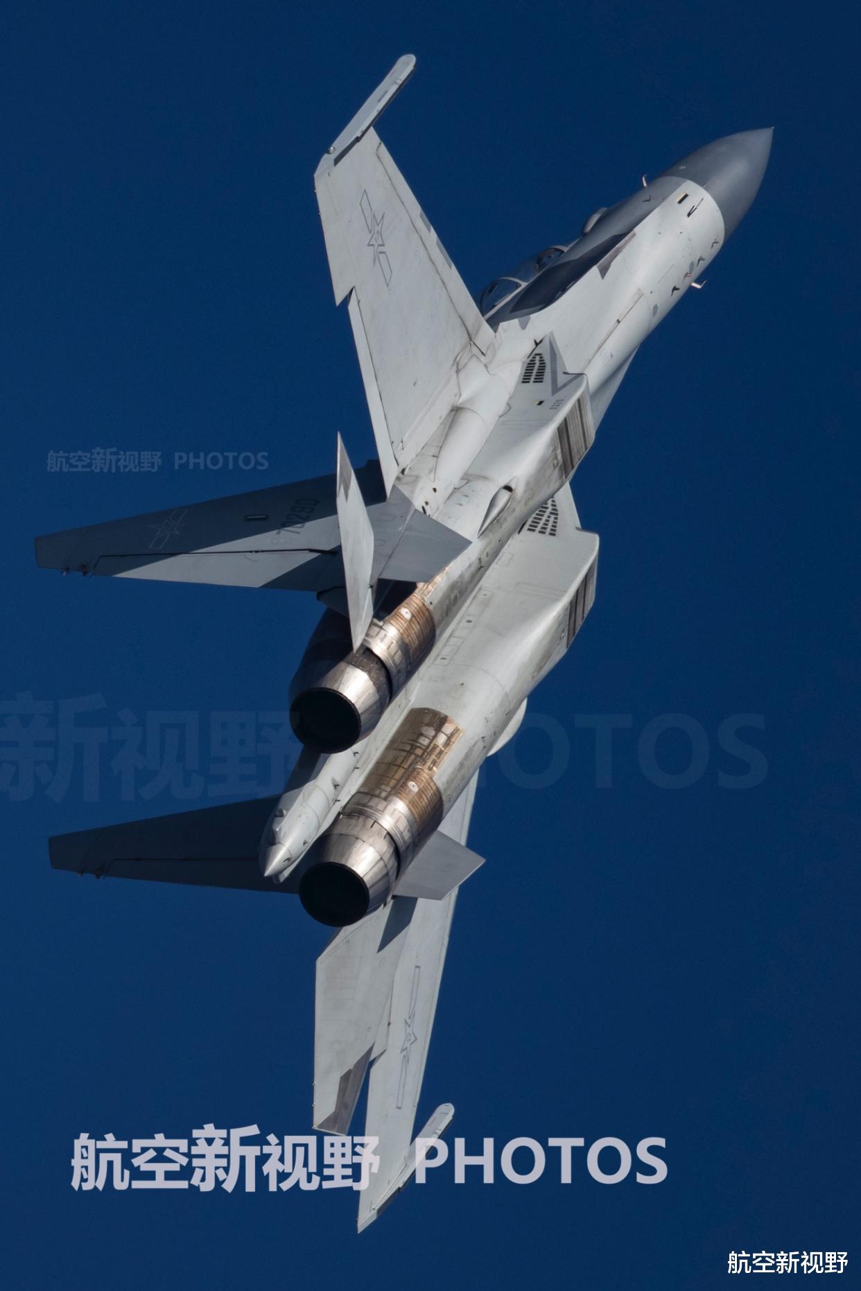 歼-16|四代机暴力美学的绝唱，终极苏-27巅峰对决，歼-16与苏-35谁更强