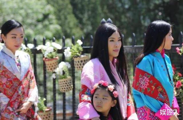 不丹老國王迎娶4胞胎姐妹，生下5位雪域冰美人，各個鳳眼真迷人！-圖8