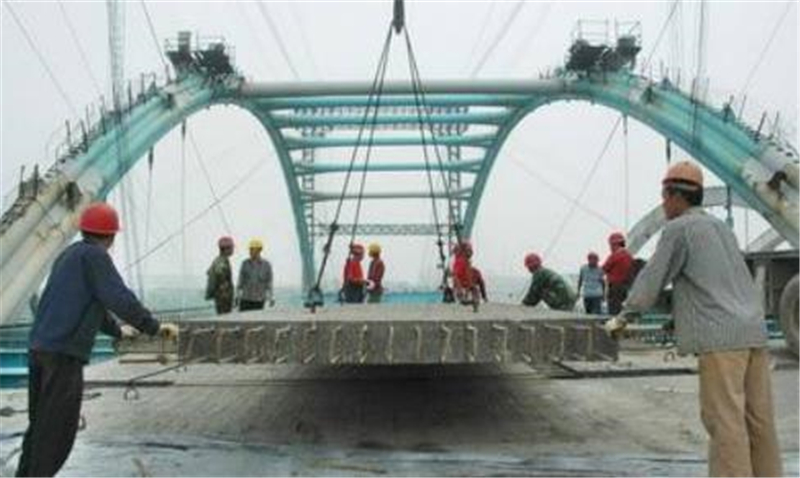 【越南】越南花3000亿建大桥，不听中国劝告后一夜倒塌，却来向中国要赔偿