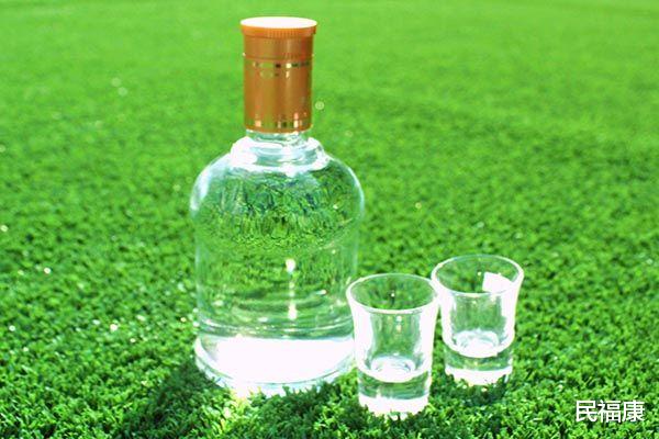 蜂蜜|有人酒后脸红，有人越喝脸越白，到底哪种危害小？