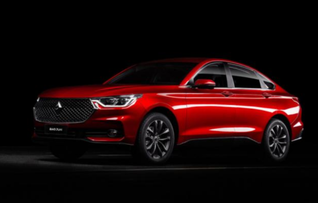 「本田雅阁」比雅阁便宜一半！车身近5米+大溜背，造型不输CC，五菱成功了