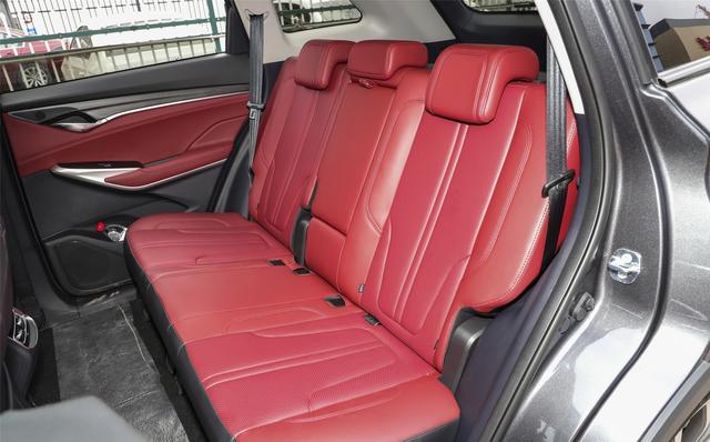 长安CS75|更适合年轻人的CS75，与哈弗H6争销冠，长安是最大赢家？