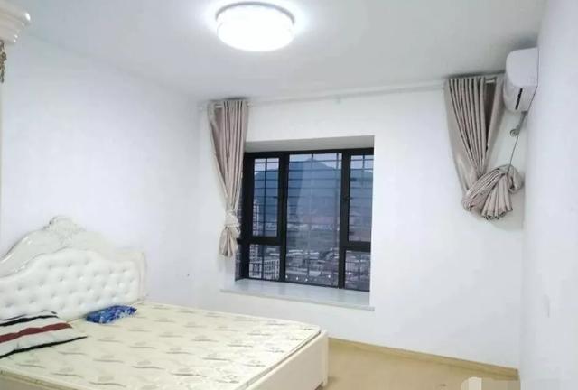 ▲晒晒我们家120平新家，花5万装修，全屋大白墙，有家的感觉真好